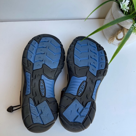 KEEN🍂🍁 Newport H2 Sandals Womens Size 8 - Picture 8 of 11